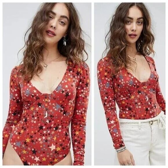 Free People Women's Sm Bodysuit Girls Like Us Star Print Red Stars Button Henley - Picture 1 of 15